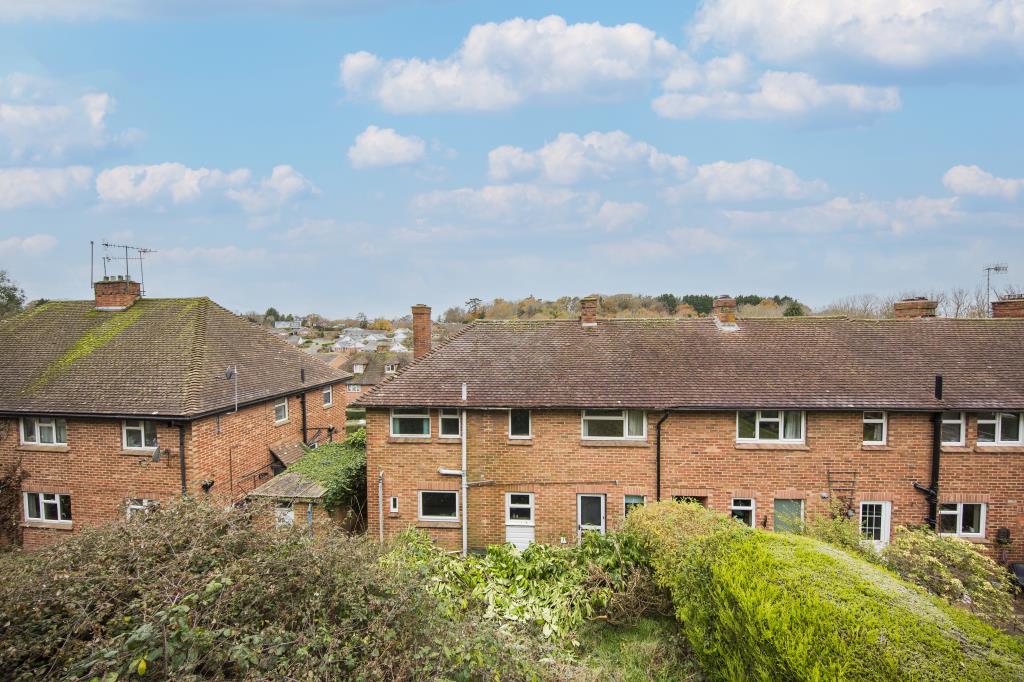 Lot: 7 - SEMI-DETACHED HOUSE FOR IMPROVEMENT - Rear of the House and Garden